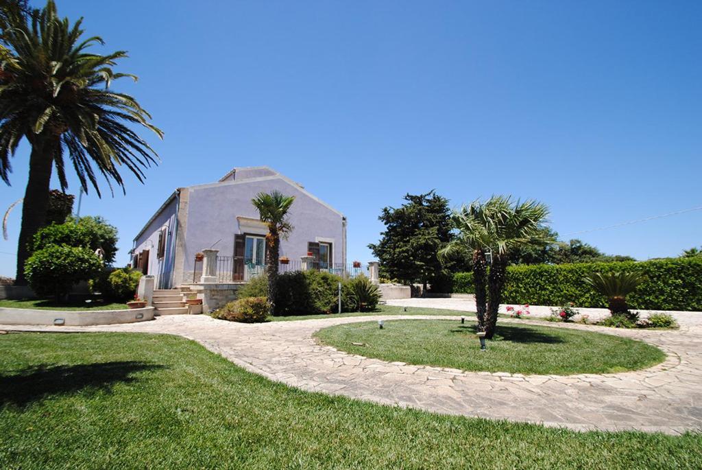 Отель Casa Ciomod Модика Экстерьер фото